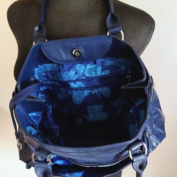 EUC Longchamp Patent Leather Blue Shoulder Bag - Picture 2 of 9